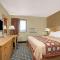 Super 8 by Wyndham Melrose