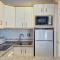 Skol 242 Excellent One Bedroom Apartment with Sea Views