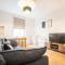 Redhill Garland- 1 bed ground floor apartment by LGW Short Lets - Redhill