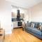 Redhill Garland- 1 bed ground floor apartment by LGW Short Lets - Redhill