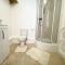 2 Bed Luxury Apt in Gravesend 2 Bed Luxury Apt in Gravesend