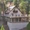 Spacious Pine Mountain Lake Cabin Rental with Decks - غروفلاند