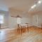 3 Mi to Dtwn Walkable Apt in Cleveland! - Cleveland