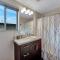 Modern 3 BR Townhouse just steps to Alki Beach