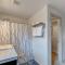 Modern 3 BR Townhouse just steps to Alki Beach