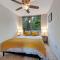 Modern 3 BR Townhouse just steps to Alki Beach