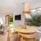 Tasman Serenity in Somers Walk to the beach