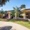Luxury and Style on Pasadena with large spa