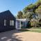 Barker Cottage with Spa in Flinders