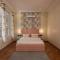 StayVista's Indraj Manor - Roman-Inspired Villa with Posh Interiors, Mesmerizing Garden & Outdoor Fireplace - Nowe Delhi