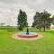Bowling Green House with Shared Pool!