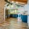Tree-Lined Gold Beach Retreat with Multiple Decks! - غولد بيتش