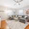 * Lux Modern Retreat * Downtown * King Beds *