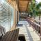 Tree-Lined Gold Beach Retreat with Multiple Decks! - غولد بيتش