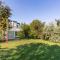 Maharaja Mountain Palace with Free Privat Parking and Garden
