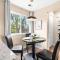 Spacious 1BR Upper Flat in the Heart of Roseville - 罗斯维尔