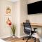 Spacious 1BR Upper Flat in the Heart of Roseville - 罗斯维尔