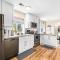 Spacious 1BR Upper Flat in the Heart of Roseville