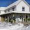 Fells Meadows Farmhouse on Country Property - Castleton