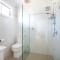 Watts Haus Pet Friendly 5 Mins Walk to Beach