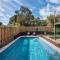 Gawalla Escape with Pool in Rye