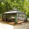 Luxury getaway in woods, Jacuzzi, Hot Tub, Pool