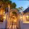 V Maison Boutique Hotel