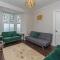 Character Townhouse in Town Centre & Superb Views