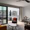 European vibe: LUXE Duet Townhome - Tampa