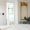 The Courtyard Apartment with parking - Ilfracombe