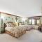 Galena Getaway with Hot Tub, Home Theater and More!