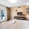 Charming Waterfront Pool Home - Форт-Лодердейл