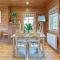 Scandi Cabin in Heart of Anglesey with Parking