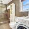 Castor Bay Escape - Auckland Seaside Suburb - Pool - Auckland