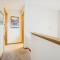 Spacious townhouse located in Killington,close to shops & night clubs Colony