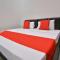 Hotel O White Solitaire