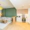 Azure Escape !Joyful 1 Bed Apartment close to the Sea! - Dubaj