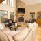 Spacious Mountain Home with Hot Tub, Fast WiFi, 26 miles to Breckenridge - Pine Top Perch
