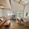 HAKUBA House LuckyStar5 next to shuttle bus station ,711 ,restaurants Modern Chalet