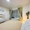 2BR 1BA Guest Suite with King Bed - Free Parking - Renfrew Station - Central Location