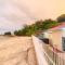Beach-Front Mini-Chalet - Private Beach Access, KTV, Seaview Pool, BBQ and Beyond! - 丹绒武雅