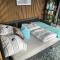 TINY-HOUSE mit Alpen- Stadt- und Poolblick , WLAN