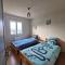 Holiday home with garden in quiet location - 比尼克