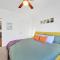 1BR King Bed near Shopping, Dining & Entertainment