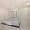 Lucky Gem Penthouse & Luxury Suites at Signature Resort, Balcony Strip View 1607