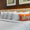 Lucky Gem Penthouse & Luxury Suites at Signature Resort, Balcony Strip View 1607