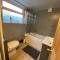 Comfortable 2 bedroom home from home with parking