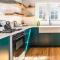 3 minutes to downtown w/Patio, Art, Fire Pit, BBQ - Ланкастер