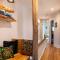 3 minutes to downtown w/Patio, Art, Fire Pit, BBQ - Ланкастер