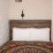 3 minutes to downtown w/Patio, Art, Fire Pit, BBQ - Ланкастер